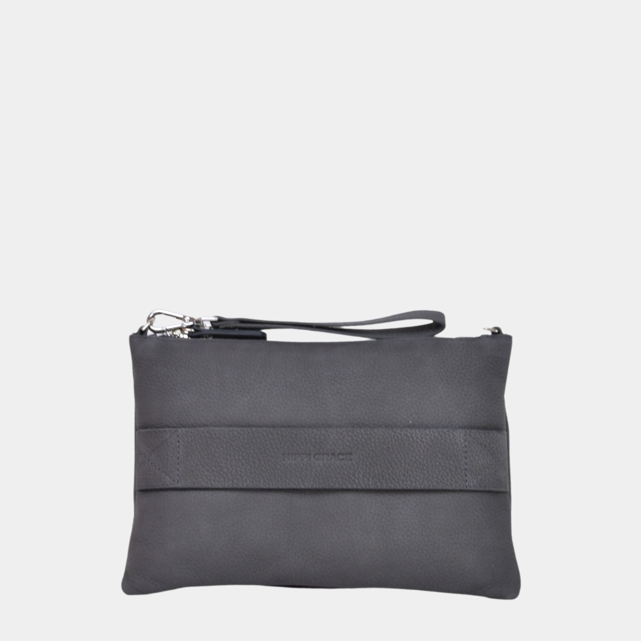Liten veske i Nobuck Ku-skinn med glidelås-lukning, lang skulderstropp og håndleddsstropp. Mørkegrå nobuck skinn. Liten clutch-veske.