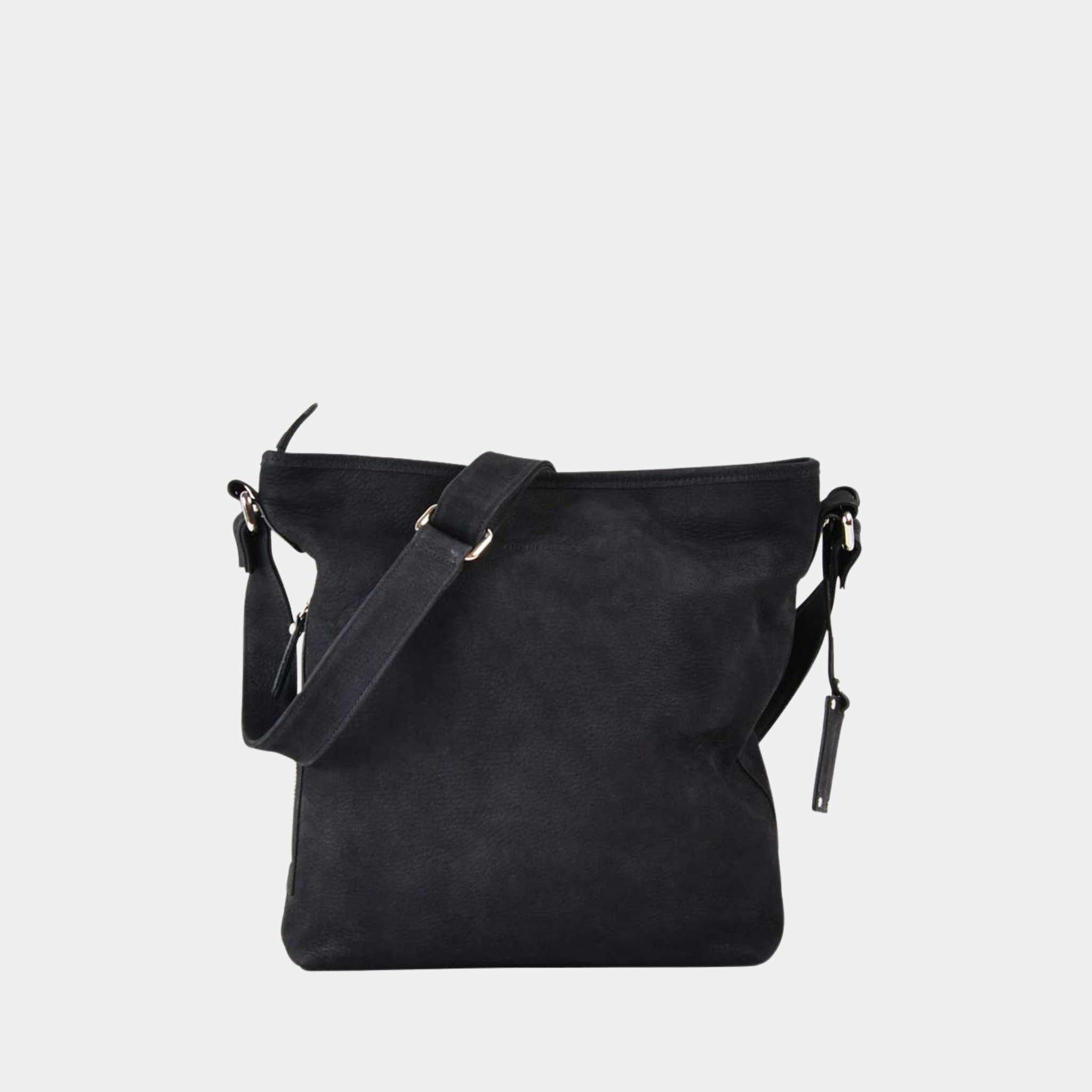 Crossbody veske, Nobuck Ku-skinn, regulerbar skulderstropp, glidelås-lukning, sølvdetaljer.