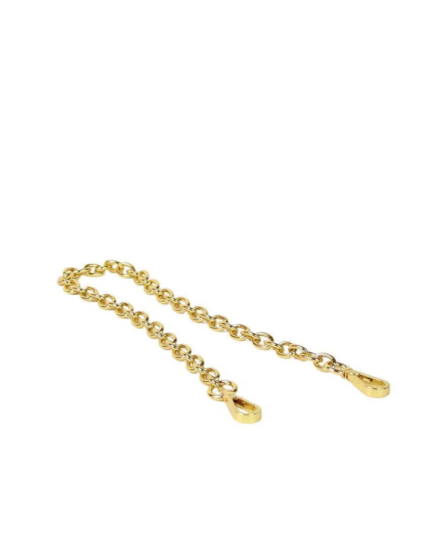 Hippi Grace Metal Chain Stropp i gull er en skulderstropp til Hippi Grace Vesker. Veskestroppen er et lekkert tilbehør for å pynte opp vesken din til fest. Norsk design.