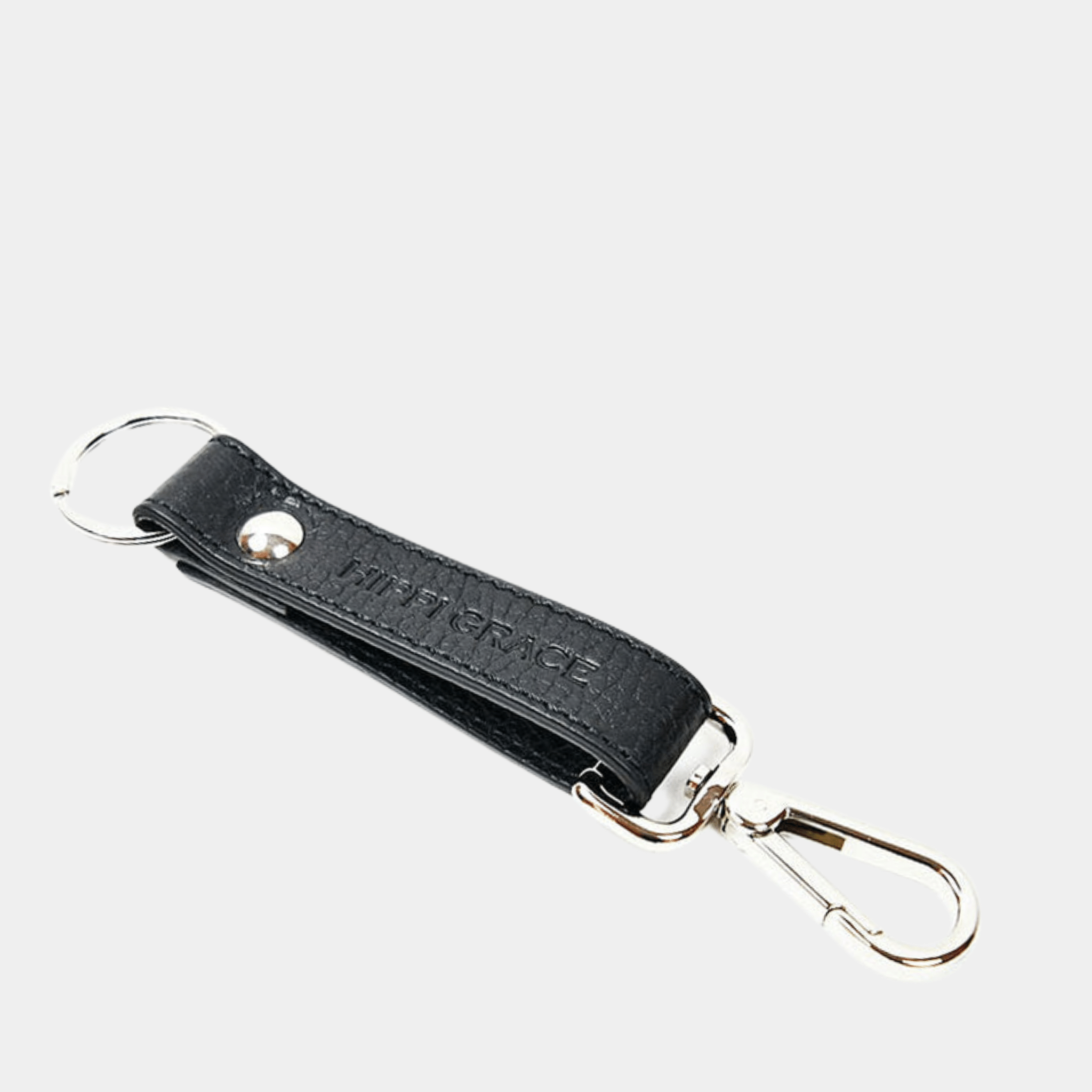 nøkkelring i klassisk ku-skinn. Hippi Grace Nøkkelring i fargen klassisk sort er laget av ekte skinn. Tilbehør. Norsk Design.