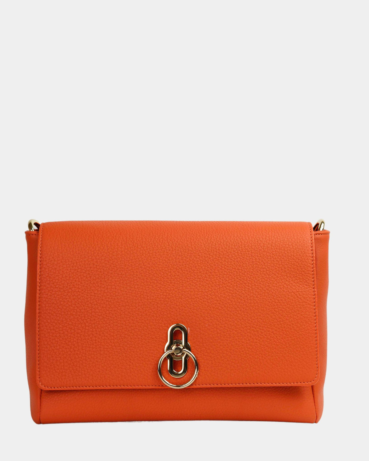 Hippi Grace Hanoi i fargen Superior Orange med gulldetaljer er en mellomstor veske til dame i ekte skinn. Skinnvesken kommer med en regulerbar crossbody stropp og har et praktisk interiør med flere lommer. Vesken har en gullås i front som legger til en fin detalj. Legg til en skulderstropp for en ekstra detalj og for å bære den som en skulderveske. Norsk design. Liten veske dame. Oransje veske. Mellomstor veske dame. Crossbody veske i ekte skinn.