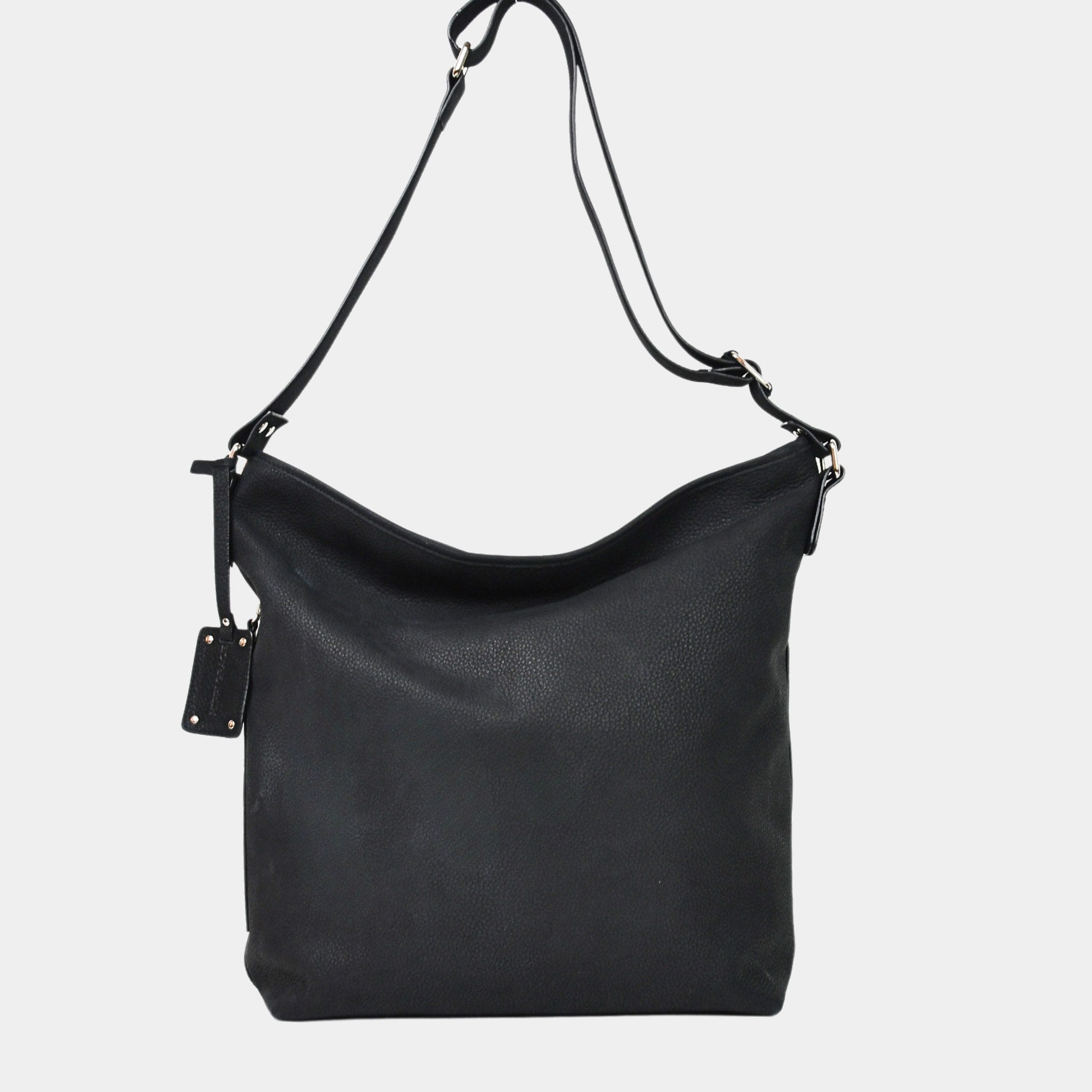 Romslig Crossbody veske fra Hippi Grace. Jobbveske dame. Skoleveske dame. Reiseveske dame. Hverdagsveske dame. PC veske dame. Svart veske til dame i ekte skinn. Bag. Skinn Vekse. PC-veske dame. Norsk Design. Romslig veske i ekte skinn til dame. Hippi Grace Veske Amsterdam i fargen Nobuck Sort . Svart skinnveske til dame. Romslig skoleveske, glidelås-lukning og lang skulderreim. Svart Skinnveske til dame.