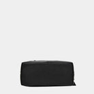 Romslig hverdags-veske i Ku skinn, flettet skulderreim, glidelås-lukning og skinn-frynse detaljer. Veske dame. Skinn Veske til dame. bag. Pc veske dame. Jobbveske dame. Hverdagsveske dame. Skoleveske dame. Reiseveske dame. Stor skinn veske til dame. Barcelona Hippi Grace. Sort veske. Svart veske. Crossbodyveske dame. Skulderveske dame. [wv] 