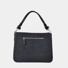 Jobbveske, Nobuck Ku-skinn, Skulderstropp, Crossbody stropp, Glidelås-lomme på framsiden, Glidelås-lukning. Hippi Grace Hamption i Nobuck Sort med Sølvdetaljer er en stor veske til dame i ekte skinn. Skinnvesken kommer med en skulderstropp og en regulerbar crossbody stropp. Den har er romslig og praktisk interiør med flere lommer innvendig, og glidelås lukking i topp. Hampton har et tidløst og praktisk design, som du aldri går lei av. Den er perfekt til Jobb, skole, reise og hverdag. Svart Veske Dame.