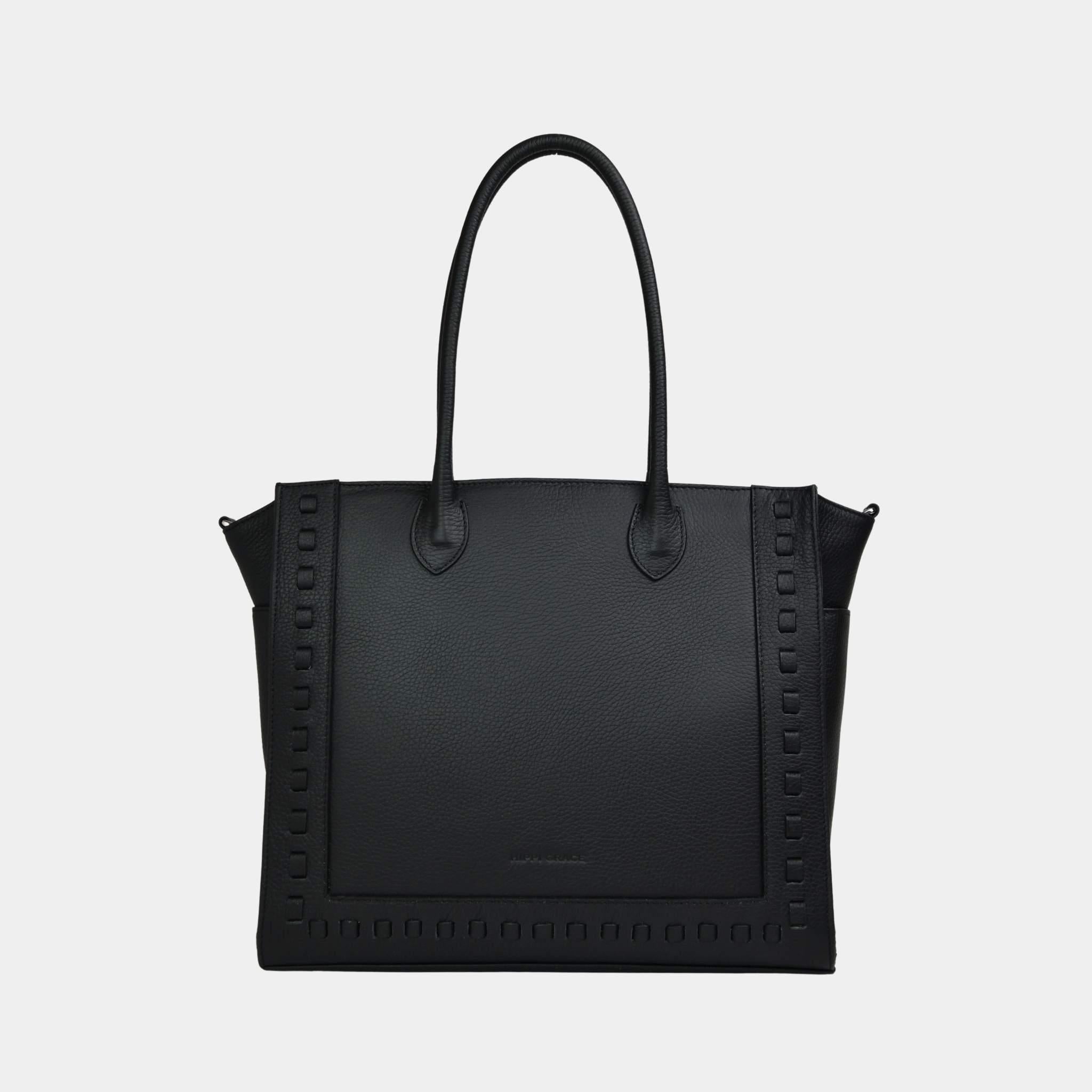 Hippi Grace Tromsø jobbveske i klassisk sort kuskinn. En veske som rommer laptop og kan bæres med håndtak eller crossbodystropp. Jobbvesker i norsk design.