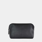 Kosmetikk bag, Klassisk Ku-skinn, glidelås-lukning. Hippi grace Kosmetikkbag i Klassisk sort i ekte skinn. Norsk Design. Svart sminkebag, sort sminkebag, svart sminkepung, sort sminkepung