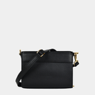 Sort crossbody småveske i ku-skinn. Hippi Grace Kyoto er en liten skinnveske til dame i fargen Klassisk sort med gull. Vesken kommer med en regulerbar og avtagbar crossbody stropp. Svart crossbody småveske i ku-skinn. Hverdagsveske i ekte skinn. Festveske i ekte skinn. Norsk design. Glidelås lukking i topp. Sort skinnveske. Skinnveske i Svart. Svart veske i ekte skinn. Crossbody veske i ekte skinn. Gulldetaljer.