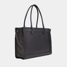 Soho skinnveske fra Hippi Grace, i norsk design – stor jobbveske med plass til laptop, dokumenter og hverdagsessentials. Praktisk med ekstra lomme utvendig. [wv]