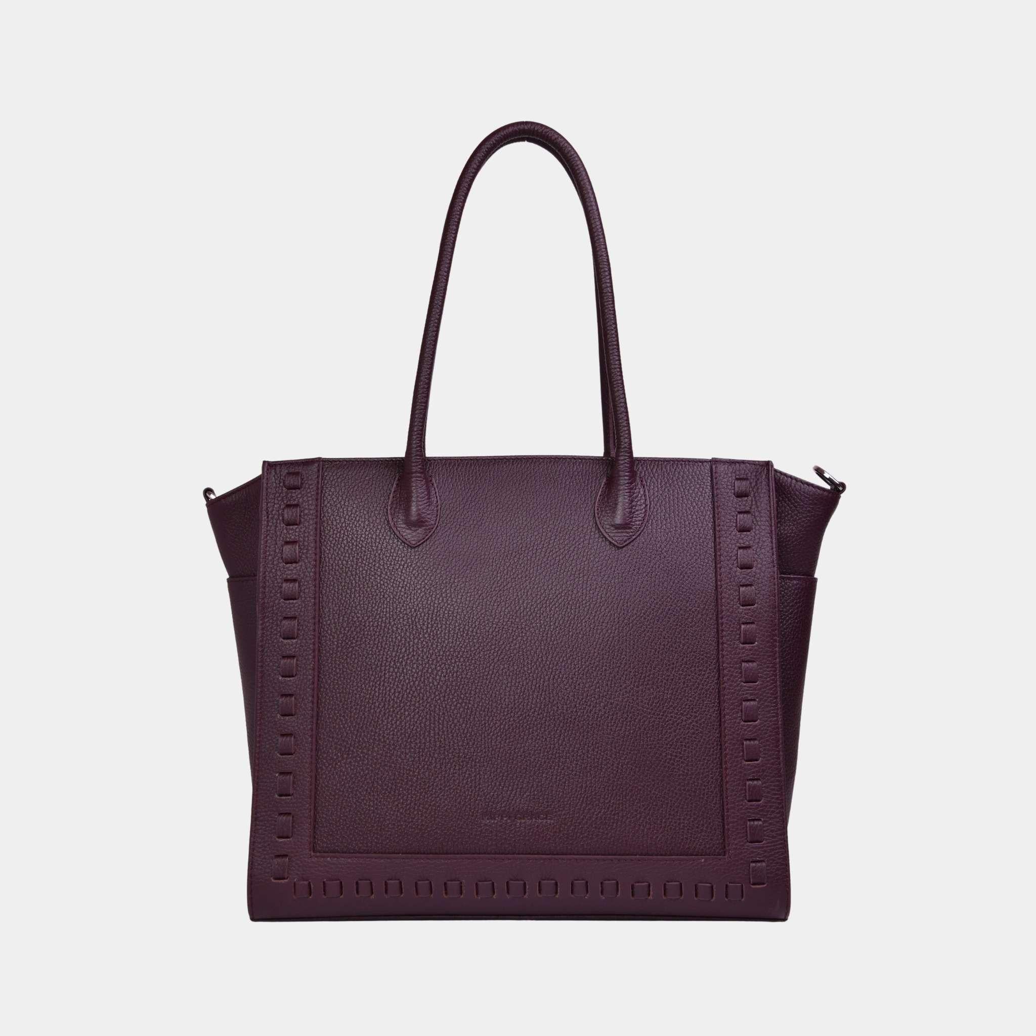 Hippi Grace Tromsø jobbveske i burgunder kuskinn. En veske som rommer laptop og kan bæres med håndtak eller crossbodystropp. Jobbvesker i norsk design.