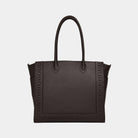 Hippi Grace Tromsø jobbveske i klassisk mørk brunt kuskinn. En veske som rommer laptop og kan bæres med håndtak eller crossbodystropp. Jobbvesker i norsk design.