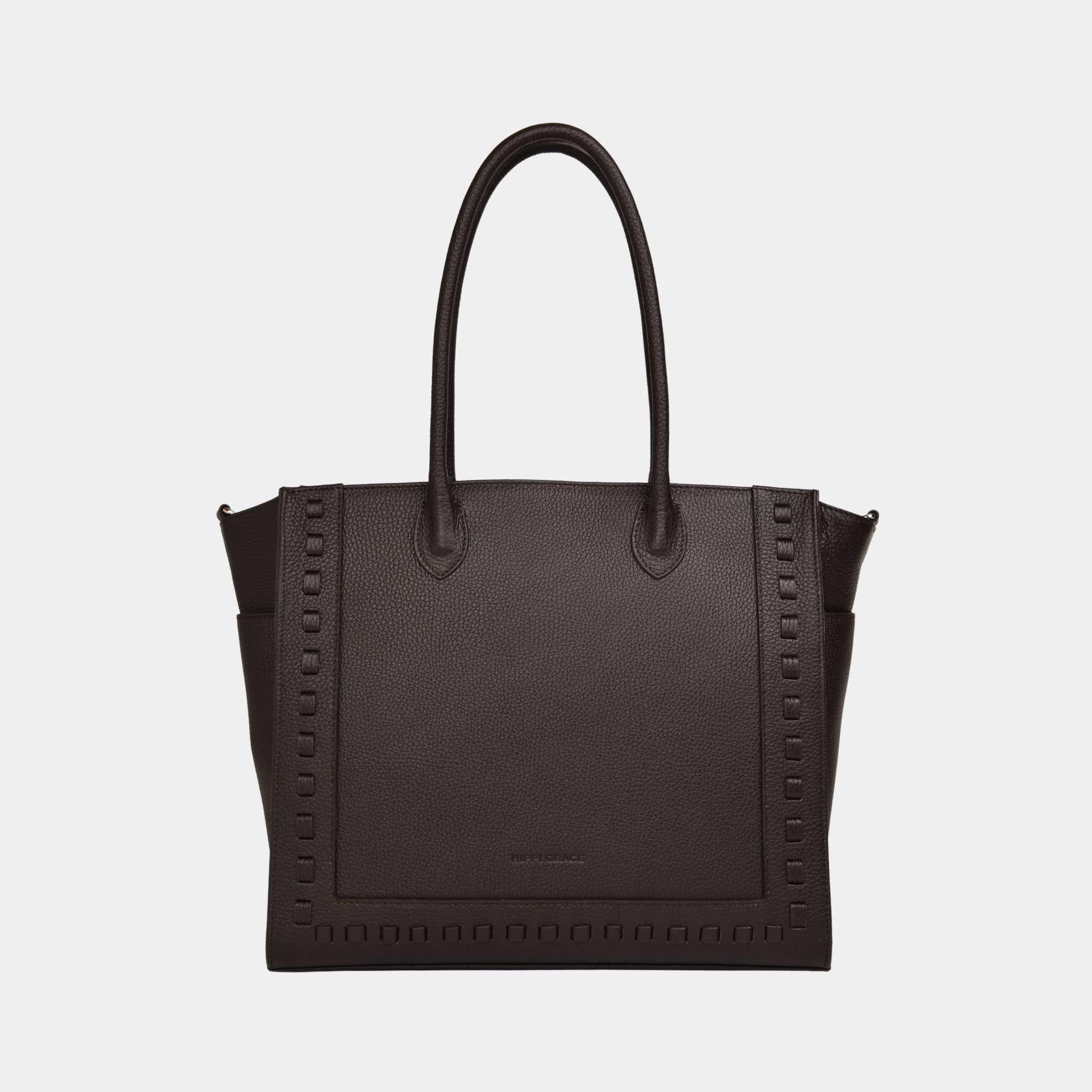 Hippi Grace Tromsø jobbveske i klassisk mørk brunt kuskinn. En veske som rommer laptop og kan bæres med håndtak eller crossbodystropp. Jobbvesker i norsk design.